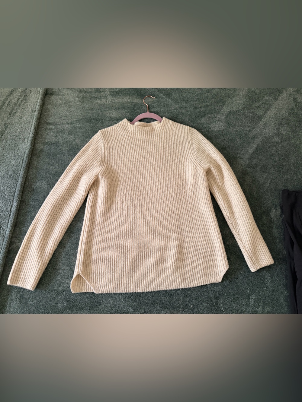 Banana Republic Ribbed Crewneck Sweater in Cream